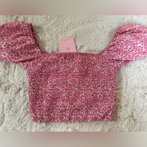 NWT Hello Molly Crop Top - Medium - Picture 7 of 7